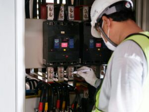 electrician salary USA