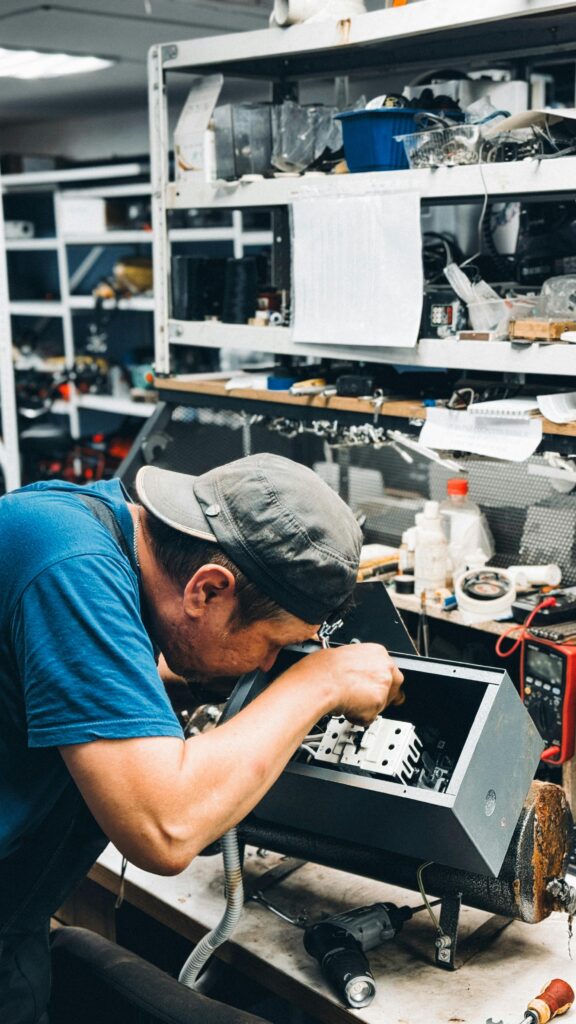 electrician salary uk